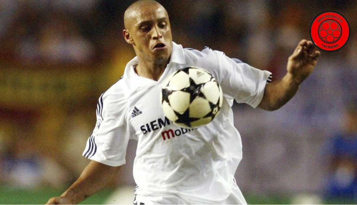 Roberto Carlos là hậu vệ trái huyền thoại của Real Madrid và tuyển Brazil