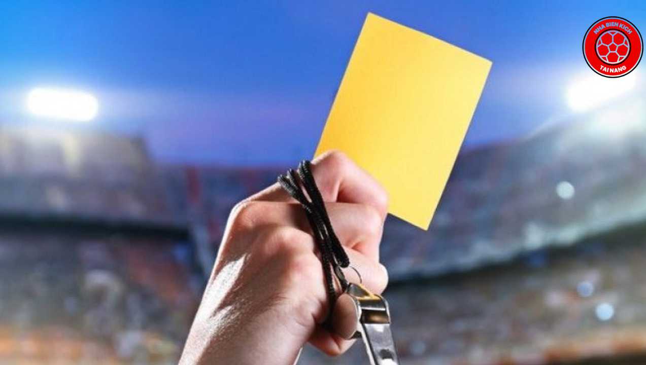 Thẻ vàng là loại thẻ phạt nhẹ, được trọng tài rút ra khi một cầu thủ có hành vi vi phạm.